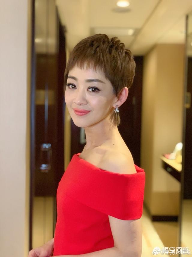 李静主持的节目:李静和戴军是夫妻吗？你们喜欢看她的《超级访问》吗？
