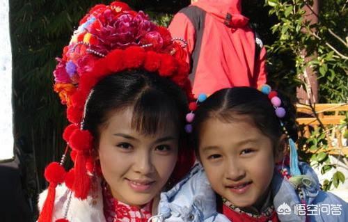 关晓彤人缘差:为什么粉丝对自己爱豆谈恋爱的反应这么激烈呢？