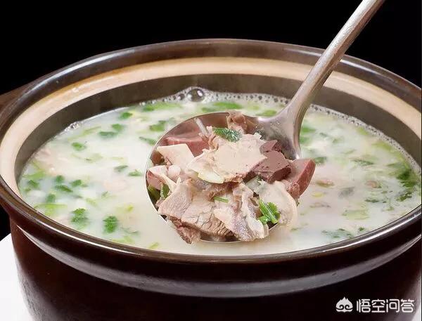 一碗羊肉汤如何能年入百万，羊杂汤怎么做才能奶白汤浓味道香而不油腻