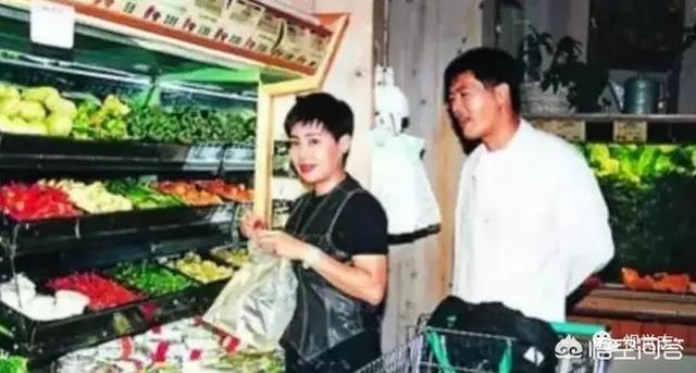 周润发老婆:周润发一生无子，为什么却对妻子疼爱有加呢？