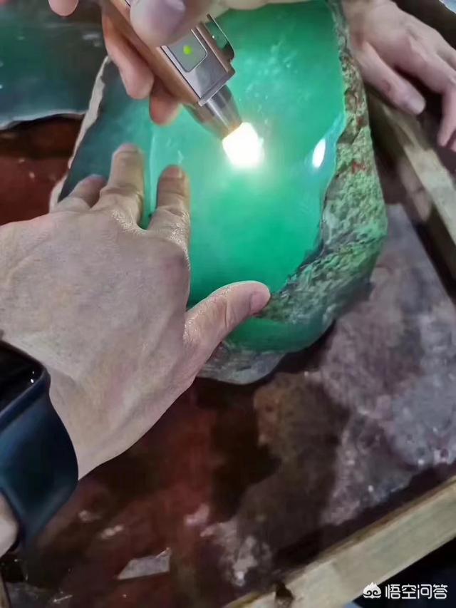 翡翠怎么卖,翡翠的价格、价值是如何准确精确评估的？