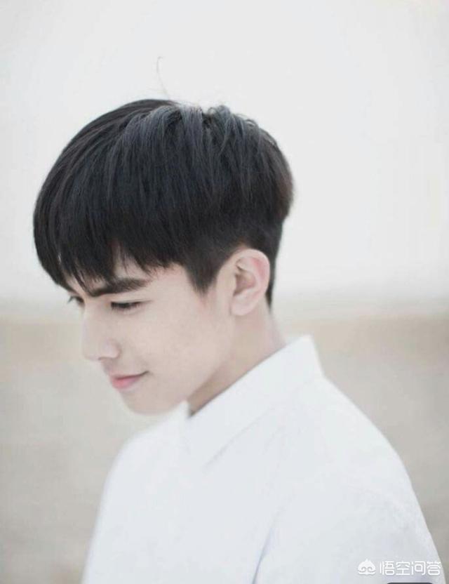青少年理什么样的发型最合适?-百科网