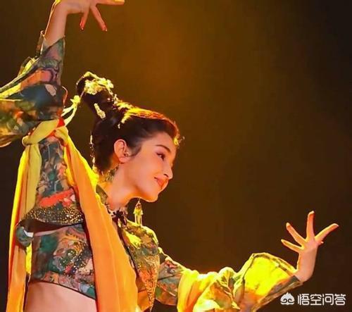如何评价美人哈尼克孜的长相？