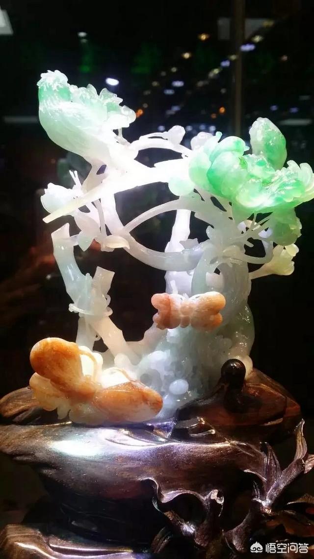 全世界只有中国人玩翡翠翡翠在中国还能流行多久