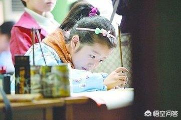 刘烨女儿照片:小孩从小就被父母送去学习各种特长和技能，你觉得这样好吗为什么