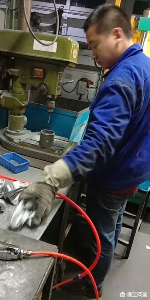 想创业,但没有资金、没有项目,打工又养活不了自己,该怎么办？