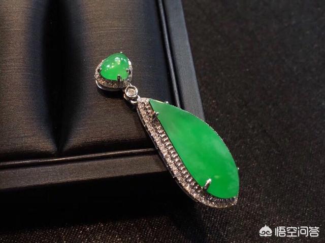 女生戴的翡翠吊坠,有哪些时尚的翡翠吊坠款式？