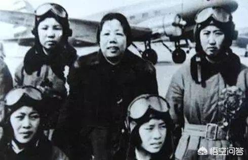 中国第一个女飞行员:新中国第一批歼击机女飞行员（共16位）都有哪些人？