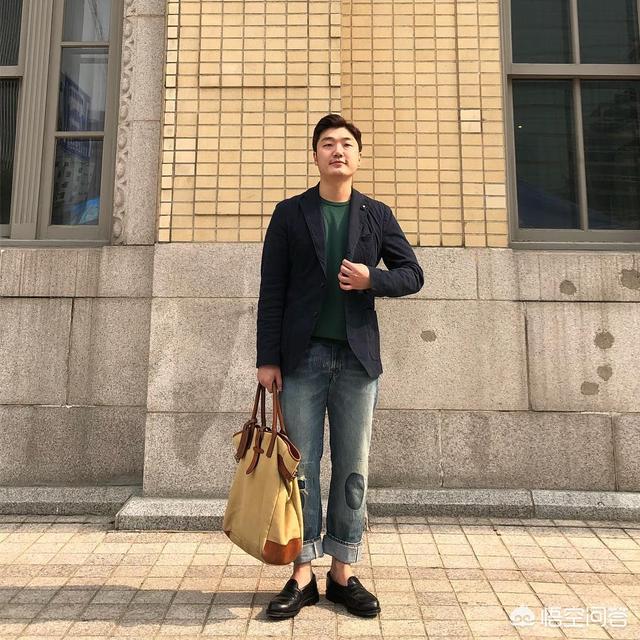 微信名男人成熟气质:该怎么去理解一个成熟的男人