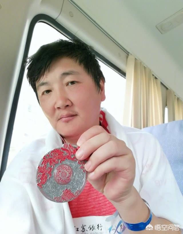曝孙楠徐州有别墅:孙楠作为大歌星，却在小城居住，每月房租仅700元，你怎么看