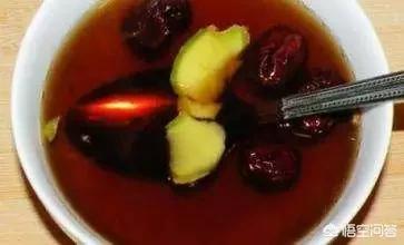 黑枸杞可以和红糖一起泡吗，喝枸杞泡水和栗子红糖有什么作用？