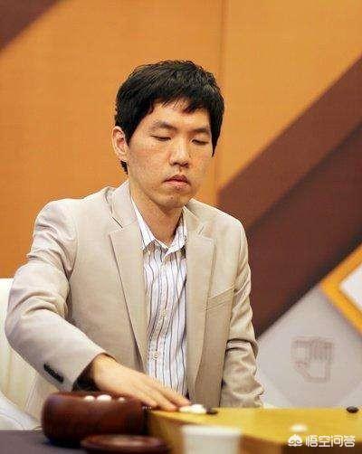 黑嘉嘉与柯洁宣布结婚:最帅女棋手阿丽亚娜接受采访中表示最喜欢柯洁，你怎么看？