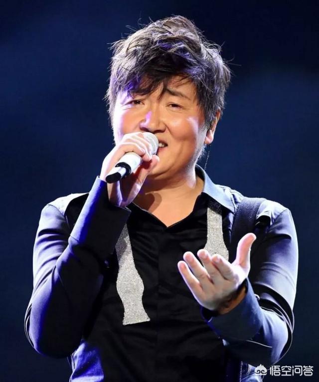 (图片来源网络/歌手-孙楠)李杰的作品红旗飘飘,孙楠演唱,但有时采访中