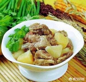 牛肉炖土豆西红柿,羊肉炖土豆，怎样做最好吃？