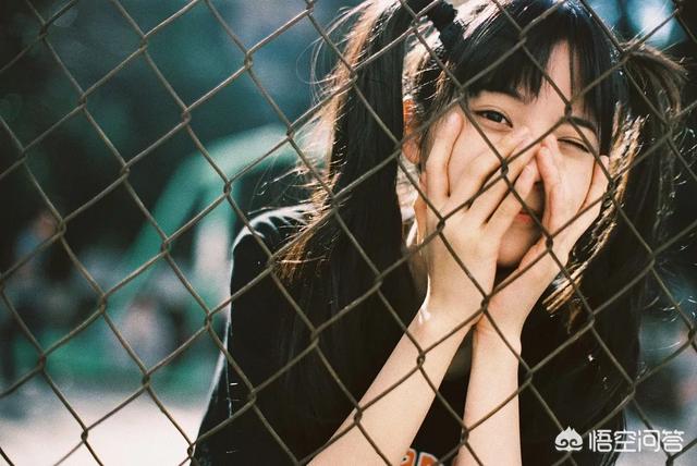 欧阳娜娜个人资料简介:欧阳娜娜放弃深造小提琴，而提前进入娱乐圈，你怎么看？