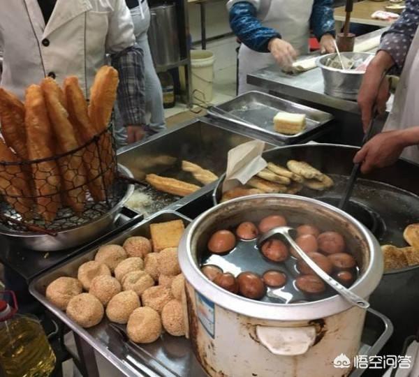 想问下,在小县城有什么好一点的生意或项目值得投资？