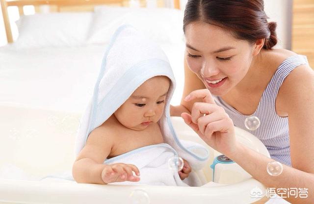 妈咪爱和思密达怎么吃:妈咪爱和思密达怎么搭配吃 宝宝白天一直要吃奶，然后频繁拉肚子且也不睡觉，这是什么原因？