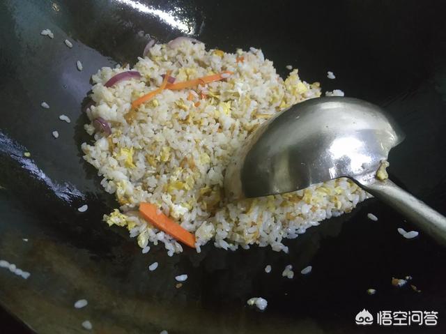 大厨做出的炒饭是怎样的？怎么做炒饭更好吃？
