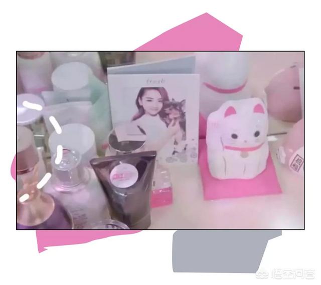 女明星曝光:为什么明星喜欢曝光自己的梳妆台，上面那么多东西，能全部都用吗
