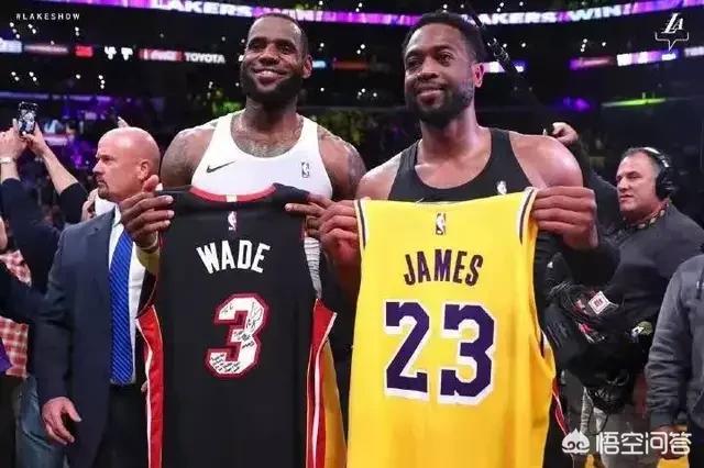 NBA湖人对阵热火比赛结束后,詹姆斯和韦德互换球衣,这球衣值多少钱？