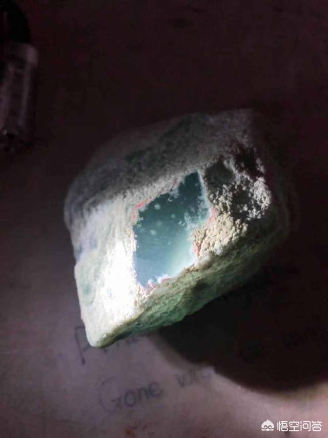 翡翠原石场口皮壳特征,好的翡翠原石的表面特征有哪些？