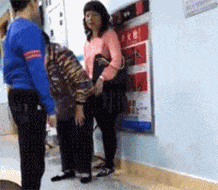 男子20年后拦路扇老师耳光,你有什么看法？