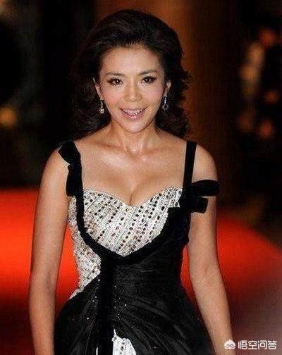 董卿是小三:董卿的诗词水平究竟怎么样？