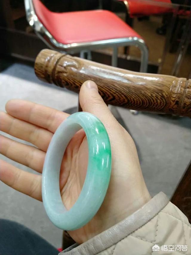 翡翠直播间的套路,斗鱼直播里卖的翡翠是真的还是假的？