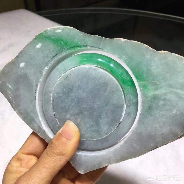 全世界只有中国人玩翡翠,玩翡翠的最高境界是雕件吗？