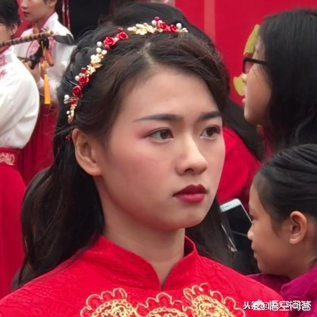 翁嘉穗:如何看待古典美女翁佳娜意外走红？