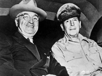 美国五星上将麦克阿瑟是怎样被解职的？为什么？插图47