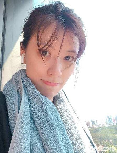 吴昕素颜:素颜出门的人是种怎样的感受什么情况下你会素颜出门