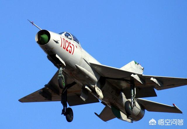 歼七 沙漠猫:歼-7战斗机对中国有多重要？