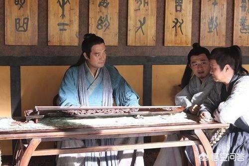 《笑傲江湖》中,任我行在西湖底脱困,为何不马上就杀了黄钟公他们？