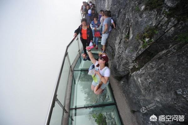 张家界索道事故:有人说张家界的玻璃栈道很坑，你怎么看？