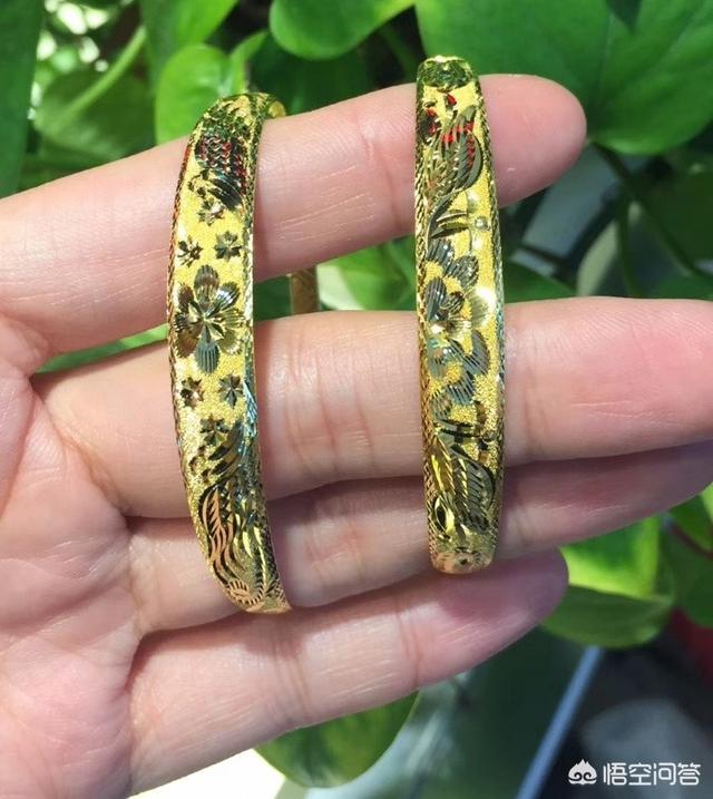 金手镯54和玉54一样吗,玉首饰和金首饰哪个更适合中老年人？