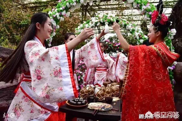 请亲人吃饭的诗句要怎样写？