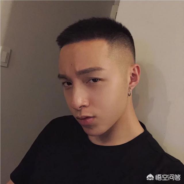 男生帅气发型名称:现在最受欢迎的男生学生发型有哪些