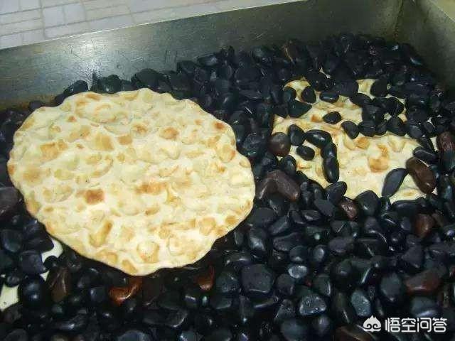 张大石头:农村人喜欢在石头上烙饼，石头饼吃了对人有什么好处？