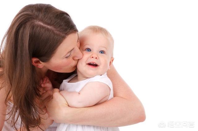 婴儿的认生期是什么时候，婴儿从什么时候能够认出妈妈又是什么时候认出周围的人