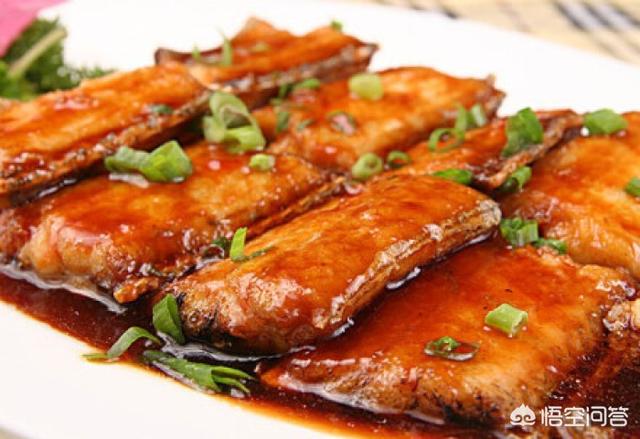 红烧带鱼最简单的方法，怎样做好红烧刀鱼？烹饪时需要准备哪些配料？