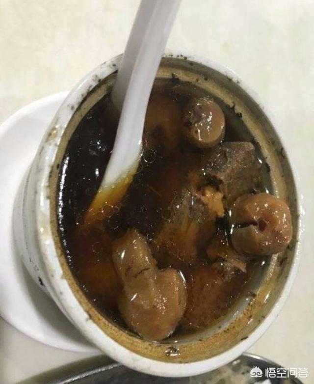 燉湯,尤其是像牛鞭這樣當時補當時見效的食材,加上粵菜地區也喜歡喝湯