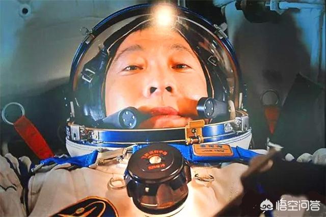 看古代人怎么剪指甲:宇航员上太空之前是不是真的要拔掉手指甲？