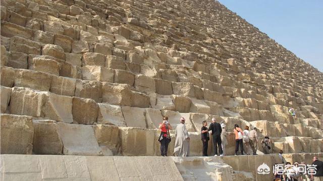 金字塔建造，古埃及的金字塔，在5000年前没水泥时，是怎样建立起来的