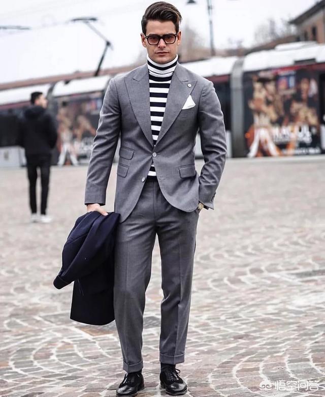 黑色鞋子可以说几乎所有常规颜色都可以搭配,就拿黑色皮鞋来做一个