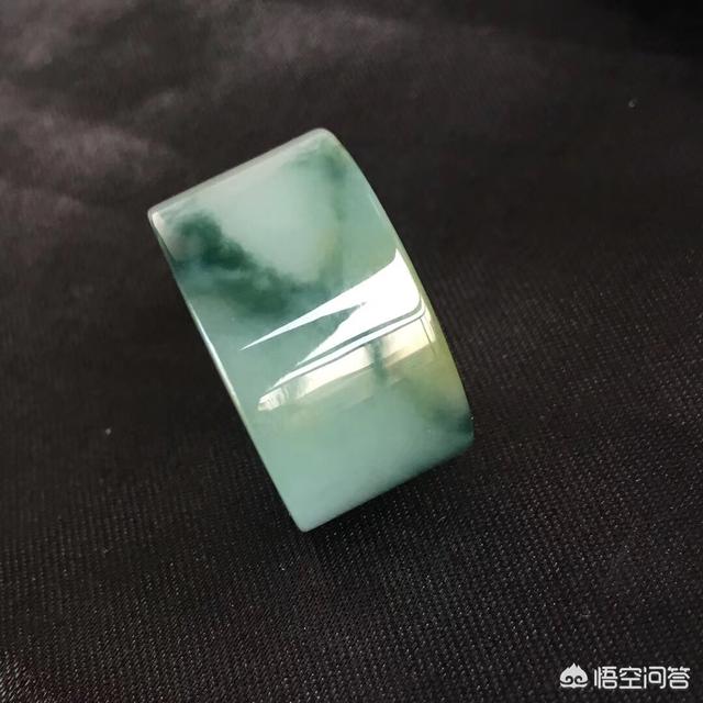 男士翡翠手镯图片,送男士翡翠，应该怎样选？
