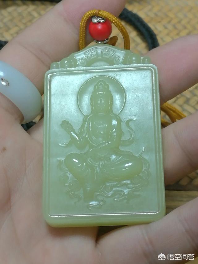 怎么鉴别是不是和田玉,和田玉贵吗？怎么分辨真假和田玉？