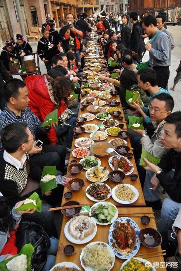为什么贵州农村人过年,一家接着一家吃一整天？