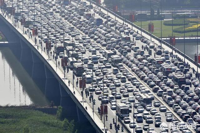 有人说太原市汽车太多导致道路太堵了,你有什么好的解决办法？