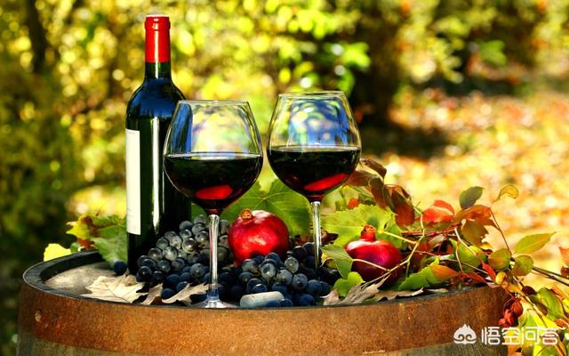 红酒是酸性还是碱性，如何评价一瓶红酒的优劣？